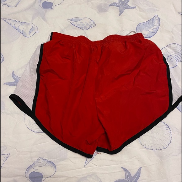 athletic shorts - Picture 3 of 3